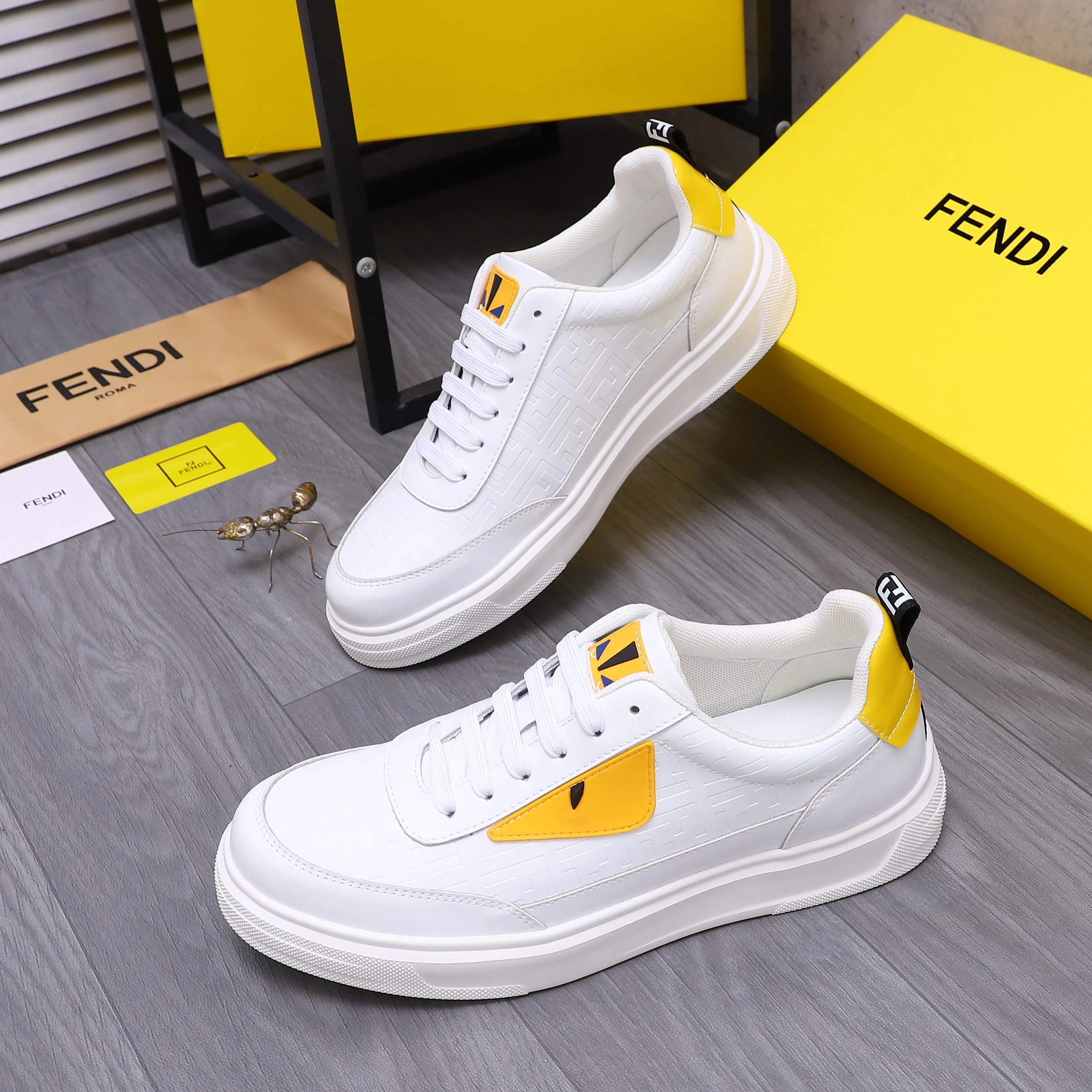 Men's shoes 💰420 Product trademark: FENDI "Fendi" casual shoes Regular size: 38-45 (45 is custom-made and non-returnable) Product materials: Selected cowhide embossed upper, mesh lining, cowhide insole, rubber outsole